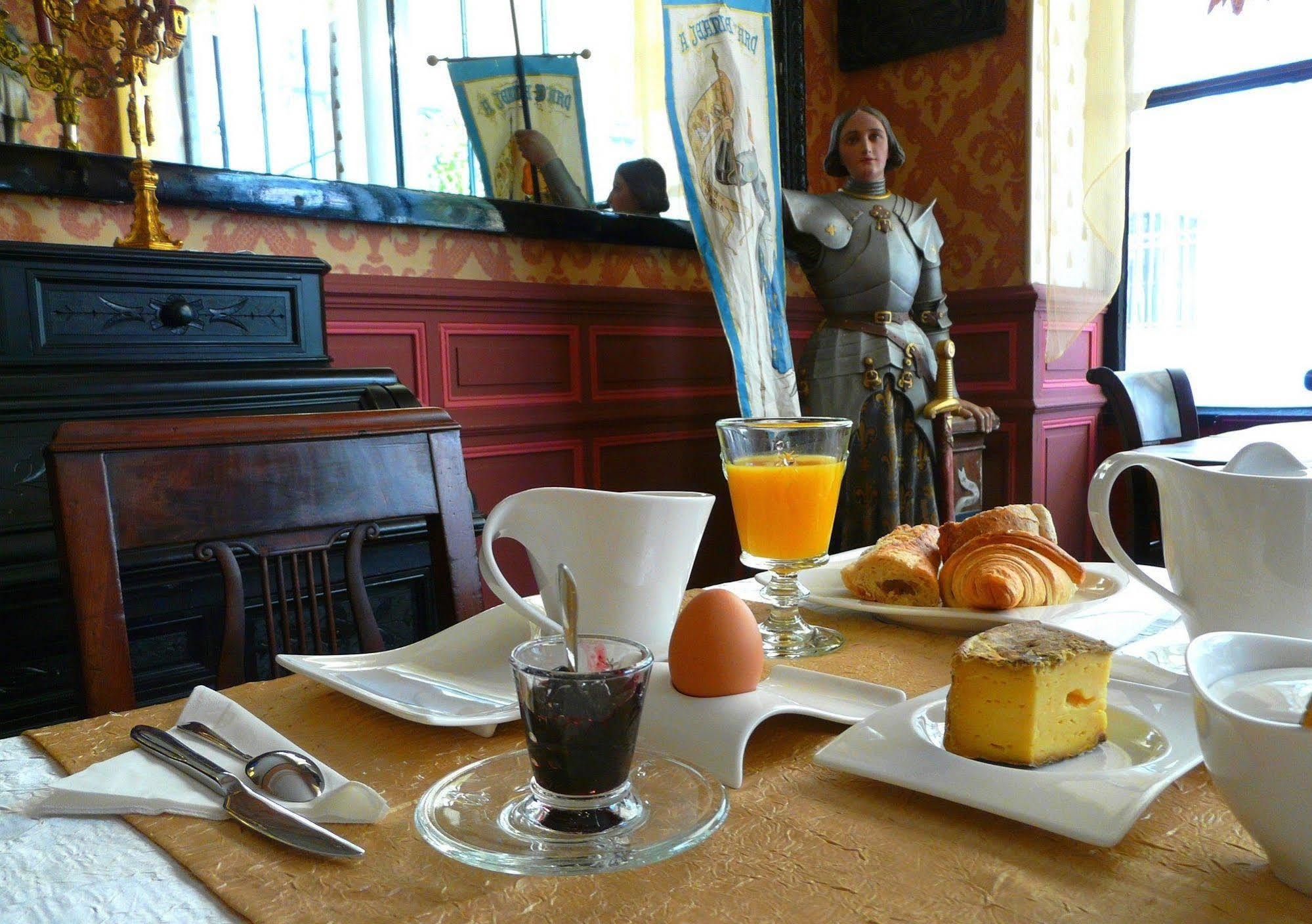 De L'abeille 3* Orléans